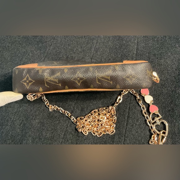 LOUIS VUITTON CLUTCH BAG 2WAYS ✅AUTHENTIC - Picture 12 of 12